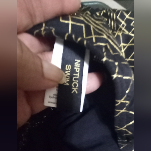 SWIMSUIT - Picture 4 of 5